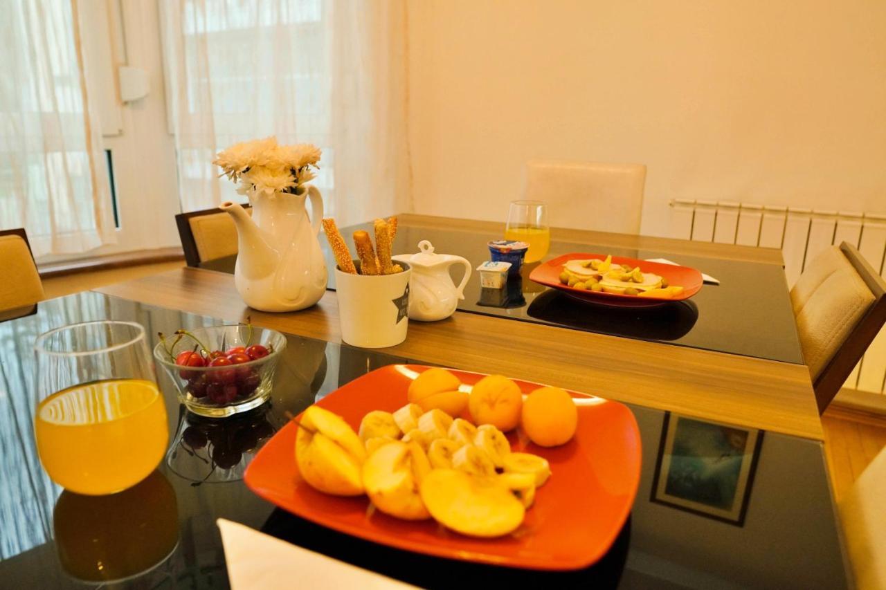 City Center Grand Apartment - Three-Bedroom, Free Parking Сараєво Екстер'єр фото