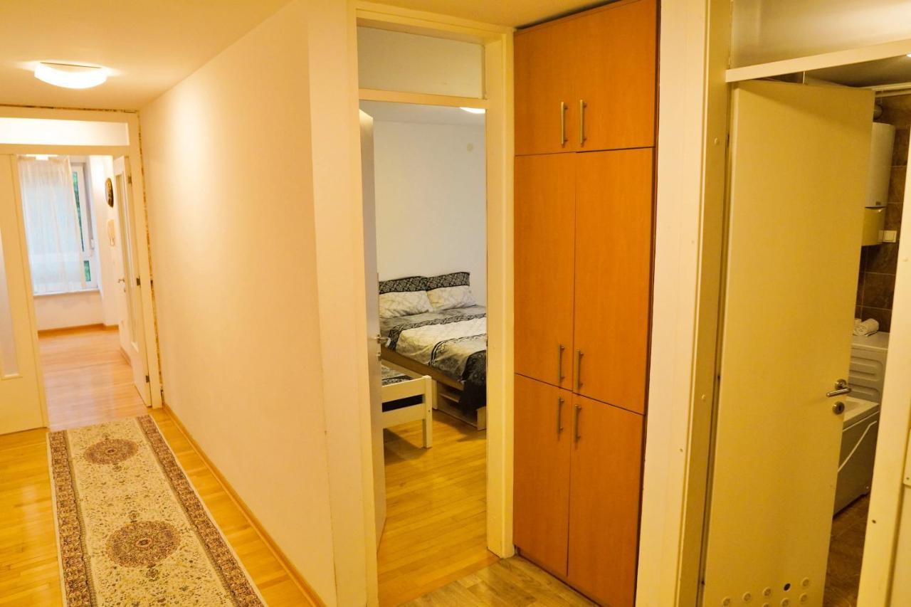 City Center Grand Apartment - Three-Bedroom, Free Parking Сараєво Екстер'єр фото
