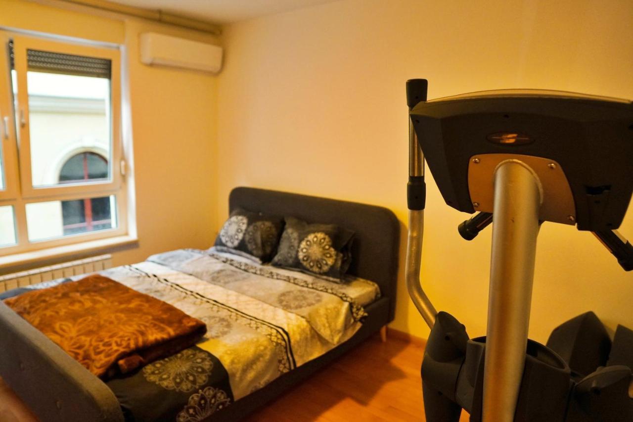 City Center Grand Apartment - Three-Bedroom, Free Parking Сараєво Екстер'єр фото