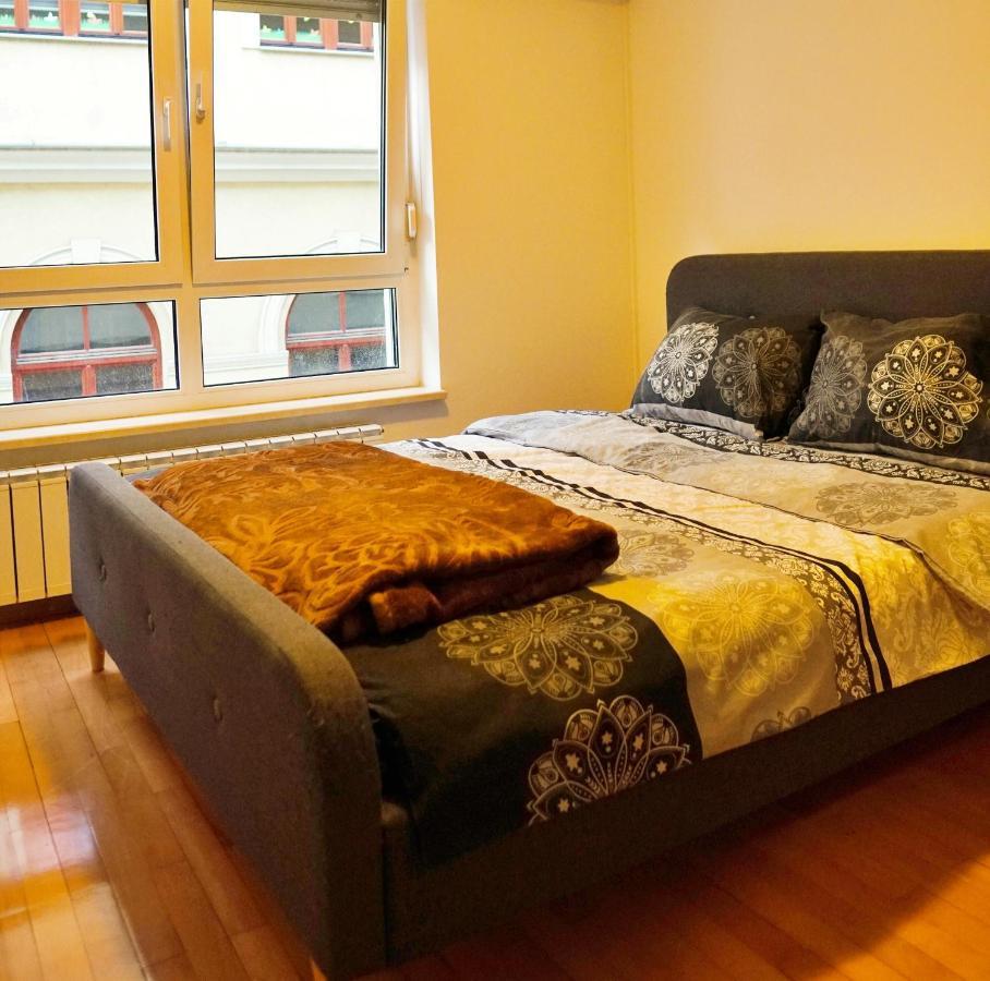 City Center Grand Apartment - Three-Bedroom, Free Parking Сараєво Екстер'єр фото
